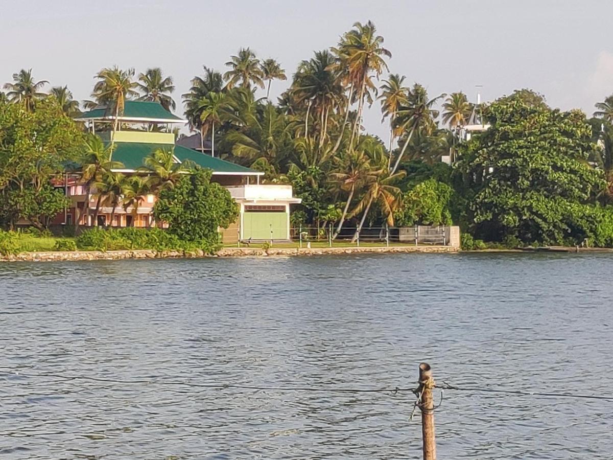 Wind &Waves Apartment Kollam Exterior foto