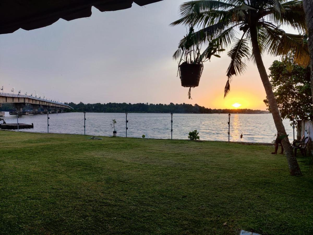 Wind &Waves Apartment Kollam Exterior foto